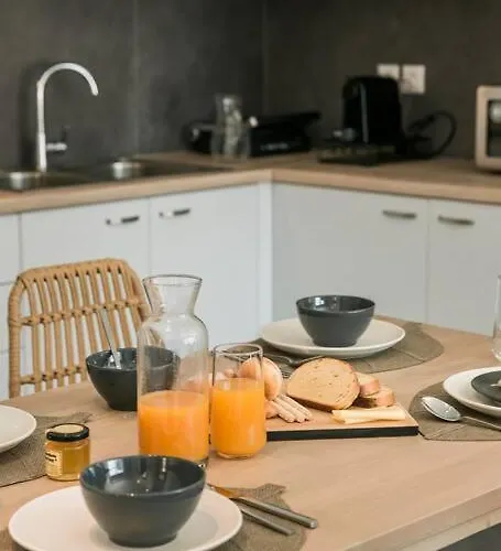 Helena - Ionian Treasure * Pesadha